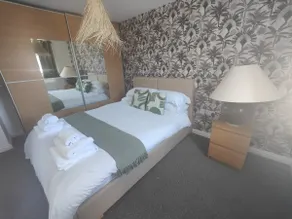 Shoreline Seaside Holiday Home Aberavon beach - Image 2