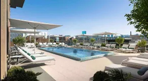 Luxury Apartment w King Bed Shared Pool & Rooftop - Image 2