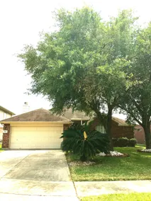 Beautiful 3 bedroom home in Sugar Land - Image 2