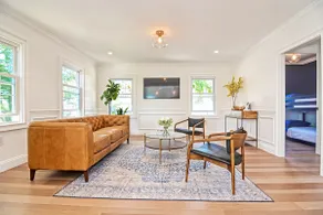 SailHouse Downtown Mystic Lux 2BR Family Getaway 3 Min Walk - Image 5