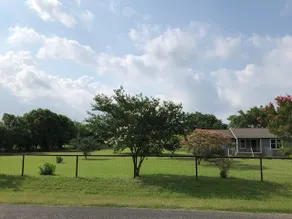 Cibolo Creek Country Cottage on over 2 acres - Image 3