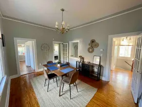 Charming space near dinning, parks, entertainment - Image 3