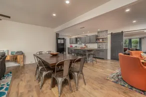 Stylish Modern Home: Entertaining Den & Prime Location! - Image 2