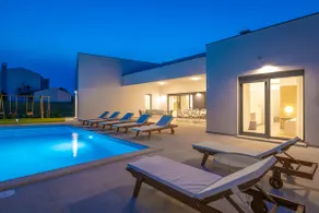 Villa Mateo with heated pool - Image 5
