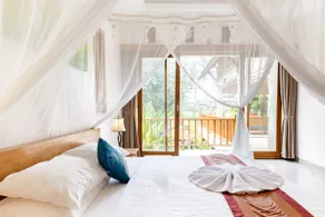 Tranquil Paradise Villa with Pool and Attentive Staff - Image 5