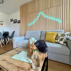 Exceptional apartment with pool & mountain view - Image 2