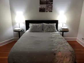 Spacious 3BR – Perfect for Group Trips to NYC - Image 4