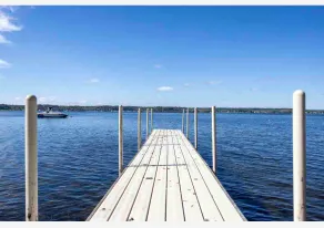 Pristine Lake House w/ Guest Suite - Image 4