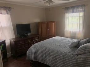 Gorgeous and large 2 bedroom apt./home near city - Image 5