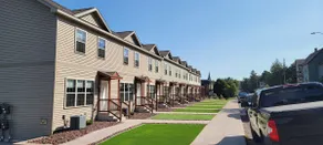 Modern Townhome Walking Distance of Downtown - Image 3