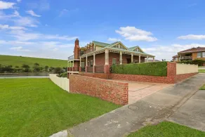River Lodge, Large house on the Hopkins River - Image 3