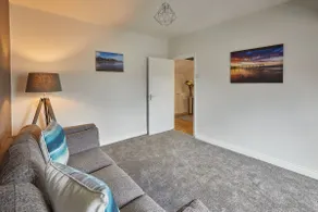 Host & Stay - Emerald Hideaway - Image 5