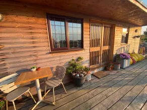 Riverbank Retreat, a cosy cabin on the waterfront. - Image 2