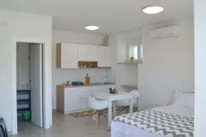 Studio apartment with heart! - Image 2