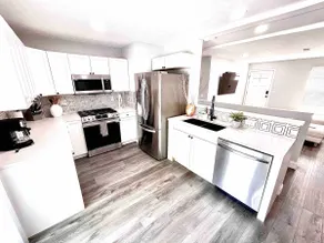 The Launchpad_flight attendant layover_5 bedrooms - Image 4