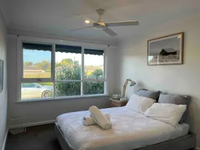 Sunny central stay, entire unit - Image 2