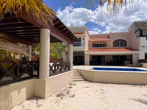 Beautiful beach house by the sea - Image 5