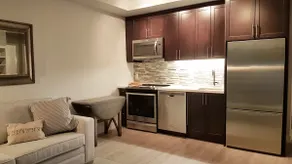 Lovely 2-bedroom at Friday Harbour - Image 3