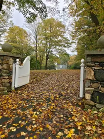 Enjoy our Connecticut Carriage House - Image 3