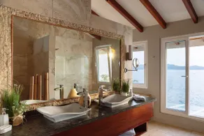 Iconic Flamingo Point House - BeachFront OceanView - Image 5