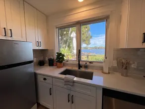 Bay Lake Cottage - Image 4