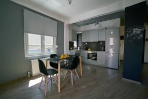 V&V Central & Elegant Apartment - Image 3