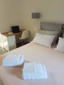 Varenna Sweet Home Varenna oferece Wi-Fi gratuito, cama de casal, um sofá-cama, um apartamento - Image 5