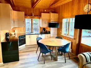 Cozy Cottage with HotTub. Winter / Summer Vacation - Image 5