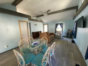 Parkside Cottage & Hot Tub, Olcott Beach, NY (USA) - Image 4