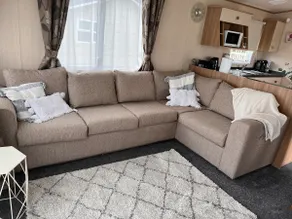 Lovely 2 bedroom holiday home with pool - Image 4