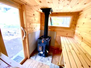 Vaughn Hill Hideaway & Sauna - Image 5