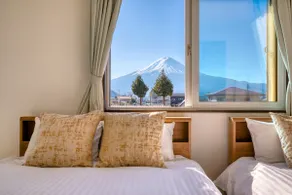 A superb view of Mt. Fuji from all rooms! Terrace BBQ available. 10-minute walk to Lake Kawaguchi - Image 3