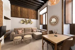 Bajo B. Family accommodation with patio and jacuzzi. - Image 3