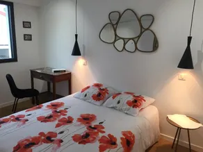 Villa under fyrretræer, 3 minutters gang fra stranden og butikker. - Image 3