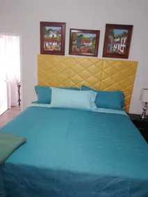 Lovely 1-bedroom condo & free parking on premises - Image 2