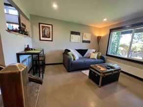 Private Retreat | Near TRU & RIH | Trails - Image 2