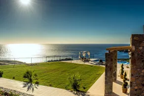 Traditional elegance with privacy & amazing views - Image 4