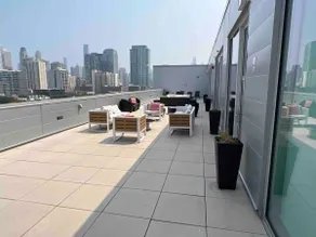Breathtaking & Chic Oasis Loc in Desirable Old Twn - Image 4