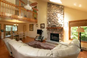🏡Beautiful & Cozy- Lake Naomi - Pocono Family Home - Image 4