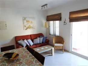 Centrally located apartment with free A/C + WIFI - Image 5