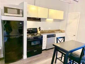 Cool downtown Cincinnati loft centrally located! - Image 5