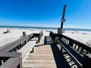 Oceanfront Escape Pet Friendly w/ Balcony views - Image 3