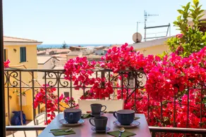 Rare Find: Sea View & Private Parking · 3 Terraces - Image 2
