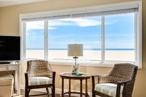TWO BEACHFRONT BUNGALOWS ON THE SAND IN Newport Beach - Image 3
