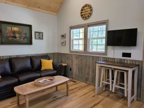 Laurel Haven: Modern Cabin Retreat near Gatlinburg - Image 3