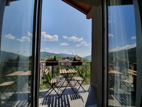 Attic with panoramic views and swimming pool, 10 minutes away - Image 2