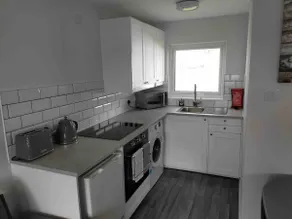 California Sands - 2 x Modern Two Double Bedroom Chalets - short stroll to the beach - nr Great Yarmouth & Norfolk Broads - Image 5