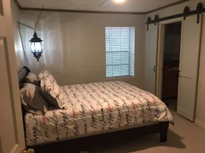 ”The Lone Star” 2 bed, 2 bath on Hwy. 82, near DT - Image 2