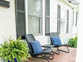 Plaza Bungalow near Uptown, NoDa, light rail! - Image 5