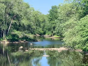 The Eagles Nest River house - Image 2